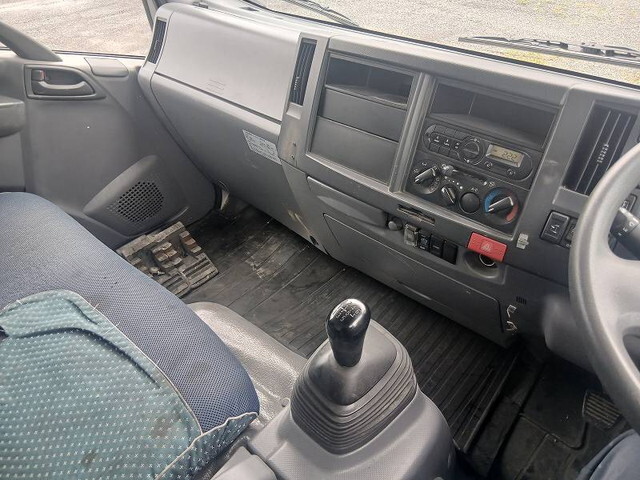 いすゞエルフアルミバン小型（2t・3t）[写真25]