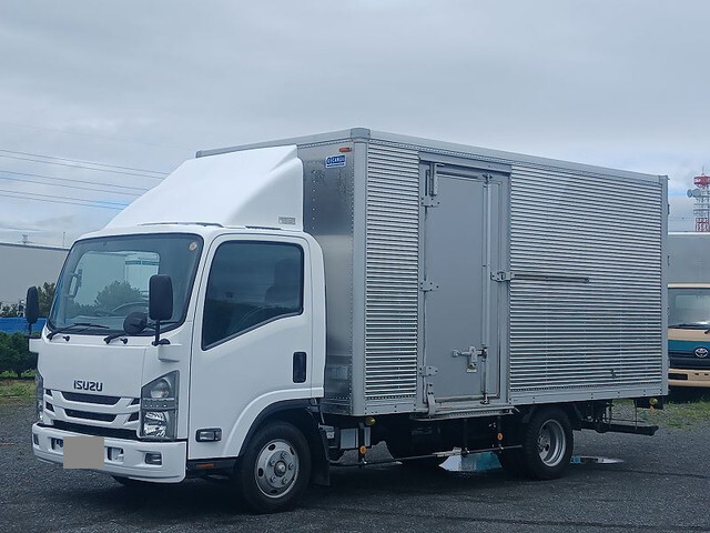 いすゞエルフアルミバン小型（2t・3t）[写真03]