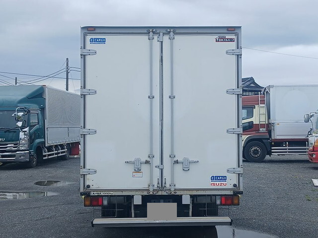 いすゞエルフアルミバン小型（2t・3t）[写真07]