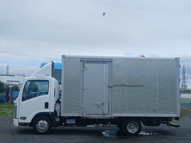 いすゞエルフアルミバン小型（2t・3t）[写真08]