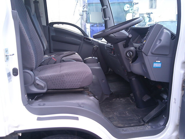 いすゞエルフアルミウイング小型（2t・3t）[写真24]