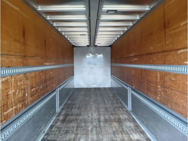 UDトラックスクオンアルミウイング大型（10t）[写真11]