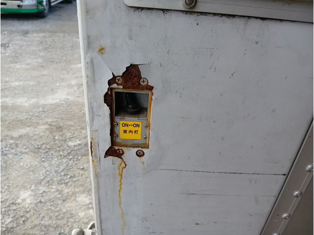 UDトラックスクオンアルミウイング大型（10t）[写真13]