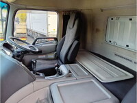 UDトラックスクオンアルミウイング大型（10t）[写真25]