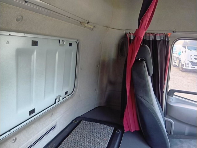 UDトラックスクオンアルミウイング大型（10t）[写真27]