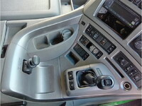 UDトラックスクオンアルミウイング大型（10t）[写真33]