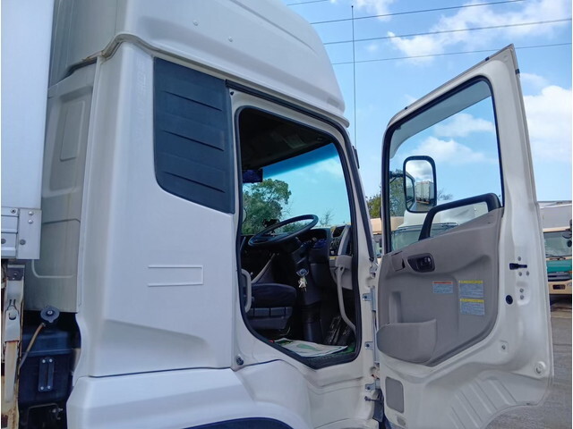 UDトラックスクオンアルミウイング大型（10t）[写真38]