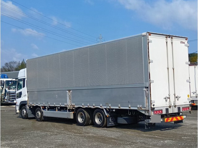 UDトラックスクオンアルミウイング大型（10t）[写真04]