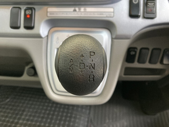 三菱ふそうキャンターアルミバン小型（2t・3t）[写真19]