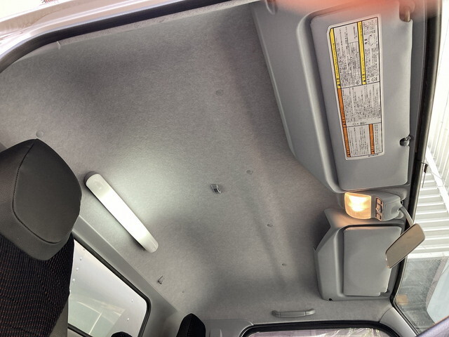 三菱ふそうキャンターアルミバン小型（2t・3t）[写真20]