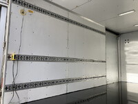 三菱ふそうキャンターアルミバン小型（2t・3t）[写真24]