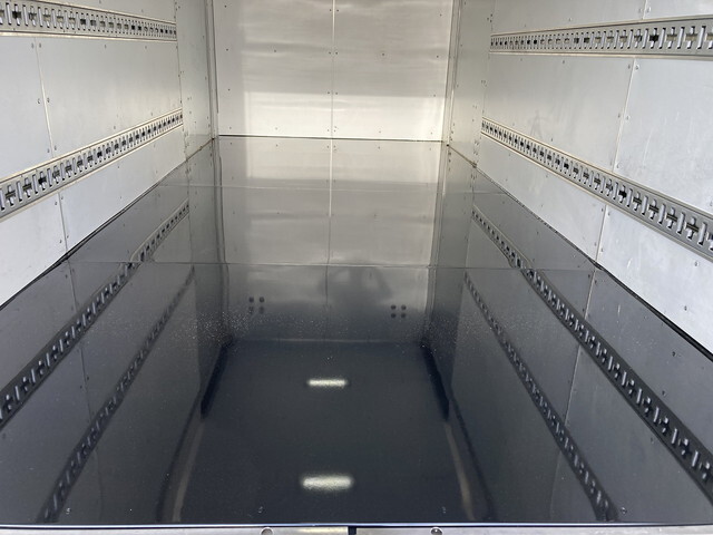 三菱ふそうキャンターアルミバン小型（2t・3t）[写真25]