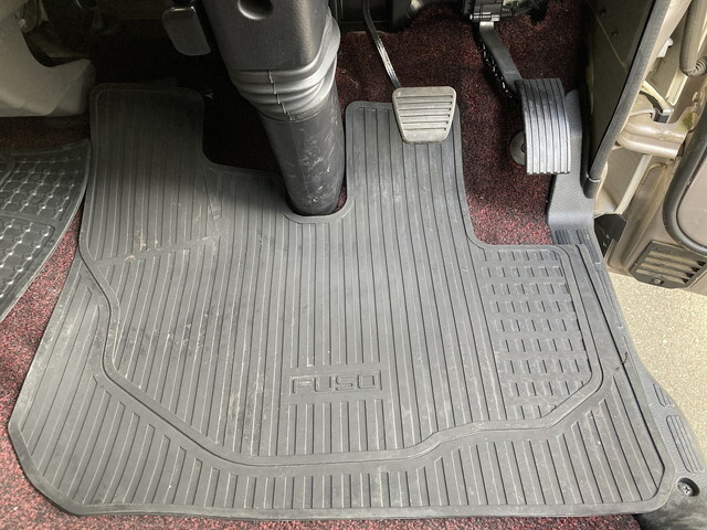 三菱ふそうキャンターアルミバン小型（2t・3t）[写真37]