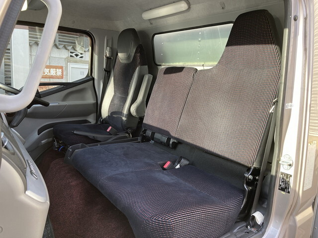 三菱ふそうキャンターアルミバン小型（2t・3t）[写真38]