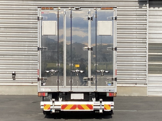 三菱ふそうキャンターアルミバン小型（2t・3t）[写真06]