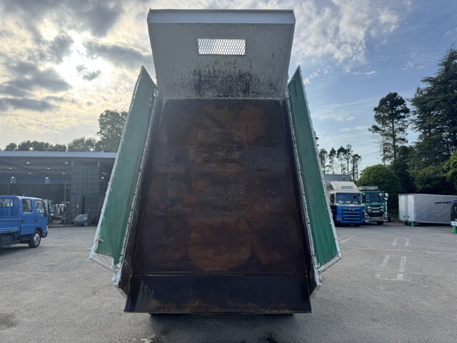 日野レンジャーダンプ中型（4t）[写真08]