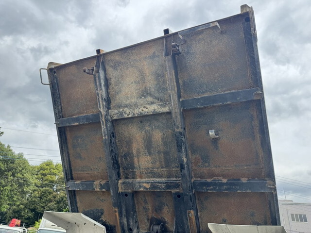 いすゞフォワードダンプ中型（4t）[写真11]