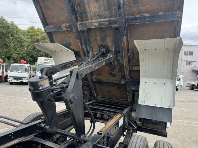 いすゞフォワードダンプ中型（4t）[写真12]