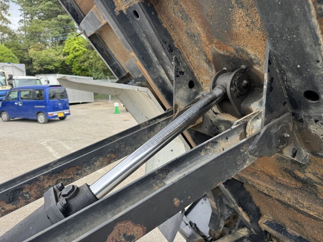 いすゞフォワードダンプ中型（4t）[写真13]