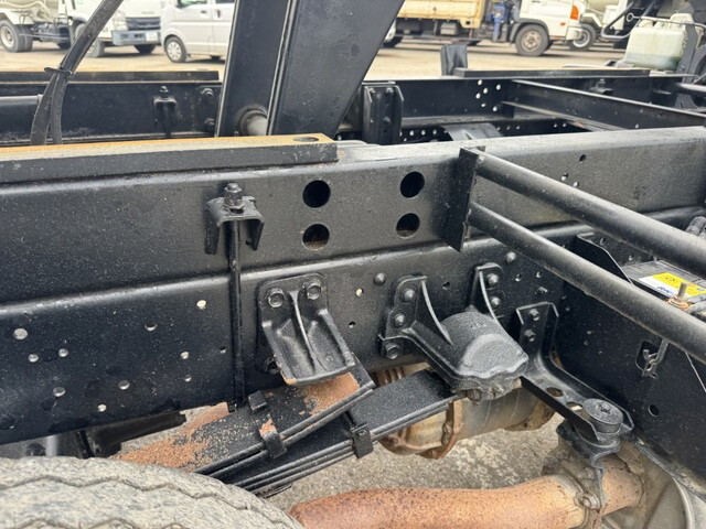 いすゞフォワードダンプ中型（4t）[写真18]