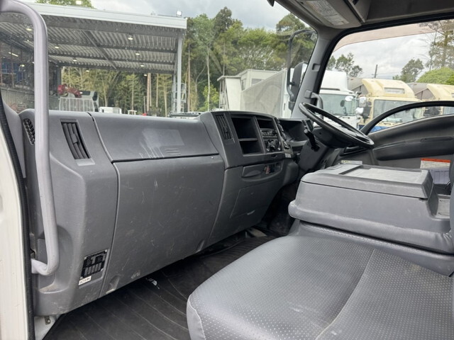 いすゞフォワードダンプ中型（4t）[写真30]