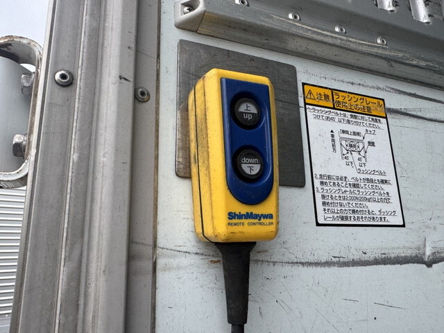 日野レンジャー冷凍車（冷蔵車）中型（4t）[写真12]