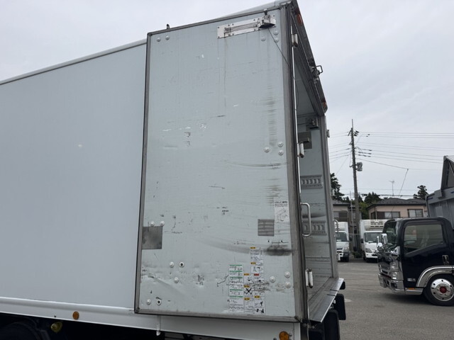 日野レンジャー冷凍車（冷蔵車）中型（4t）[写真14]