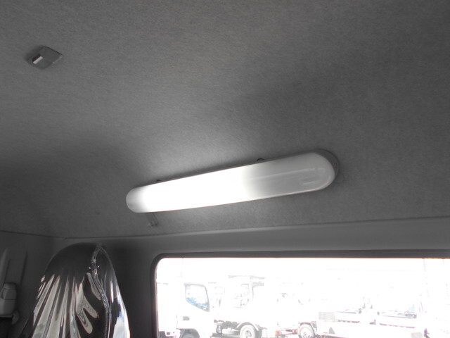 三菱ふそうキャンターキャリアカー小型（2t・3t）[写真38]