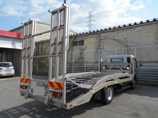 三菱ふそうキャンターキャリアカー小型（2t・3t）[写真04]