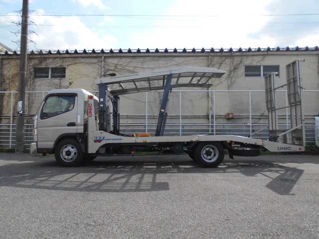 三菱ふそうキャンターキャリアカー小型（2t・3t）[写真06]