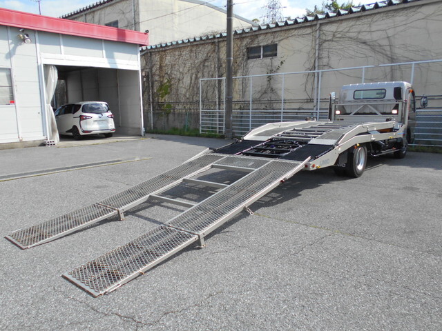 三菱ふそうキャンターキャリアカー小型（2t・3t）[写真09]