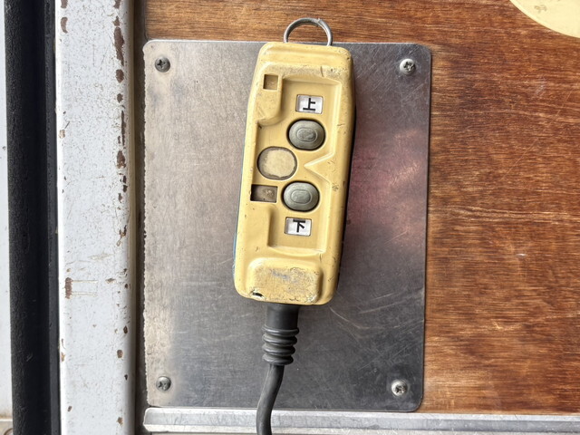 三菱ふそうキャンターアルミバン小型（2t・3t）[写真17]