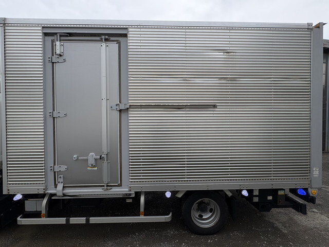 三菱ふそうキャンターアルミバン小型（2t・3t）[写真07]