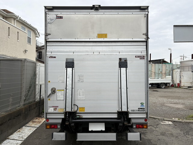 三菱ふそうキャンターアルミバン小型（2t・3t）[写真08]