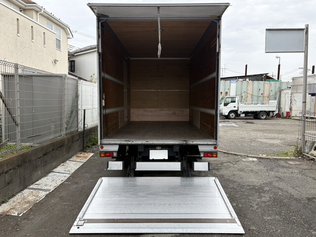 三菱ふそうキャンターアルミバン小型（2t・3t）[写真09]