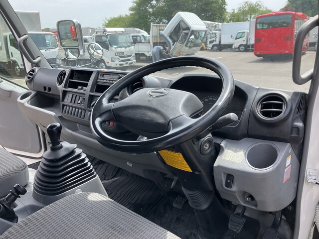 日野デュトロアルミウイング小型（2t・3t）[写真32]