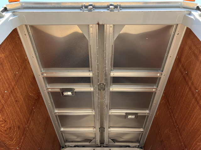 いすゞエルフパネルウイング小型（2t・3t）[写真16]