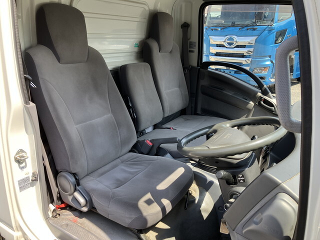 いすゞエルフパネルウイング小型（2t・3t）[写真32]