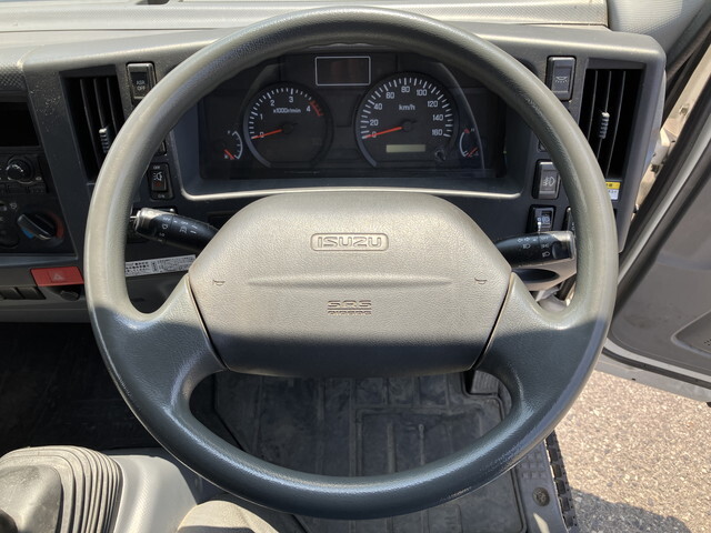 いすゞエルフパネルウイング小型（2t・3t）[写真34]