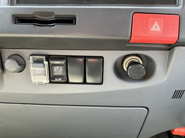 いすゞエルフパネルウイング小型（2t・3t）[写真38]