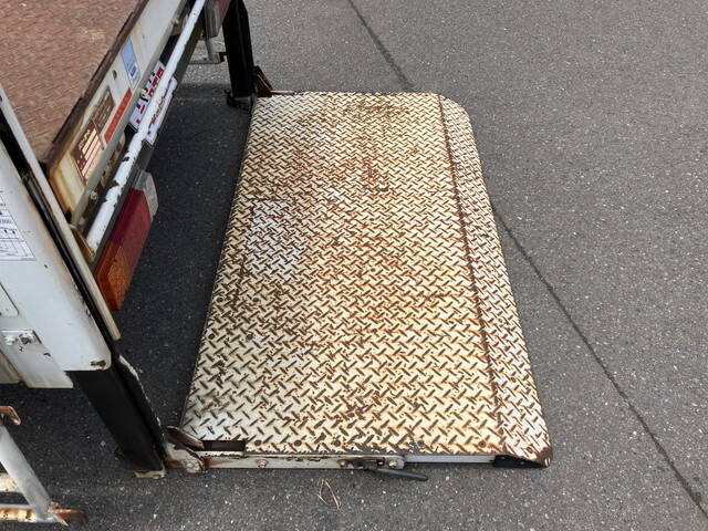 日野デュトロ平ボディ小型（2t・3t）[写真15]