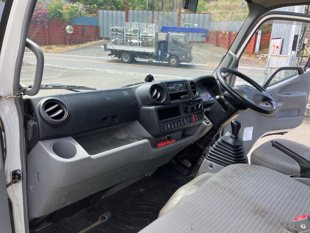 日野デュトロ平ボディ小型（2t・3t）[写真31]