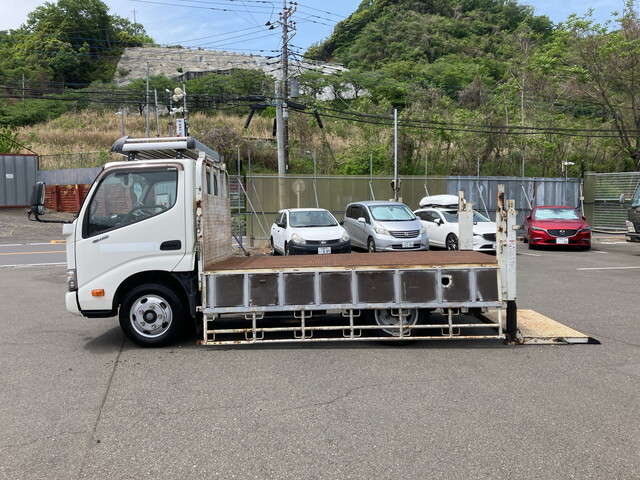 日野デュトロ平ボディ小型（2t・3t）[写真06]