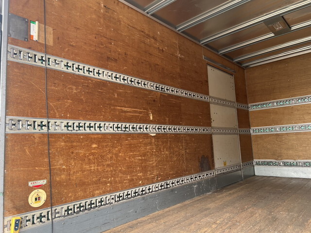 いすゞエルフアルミバン小型（2t・3t）[写真13]