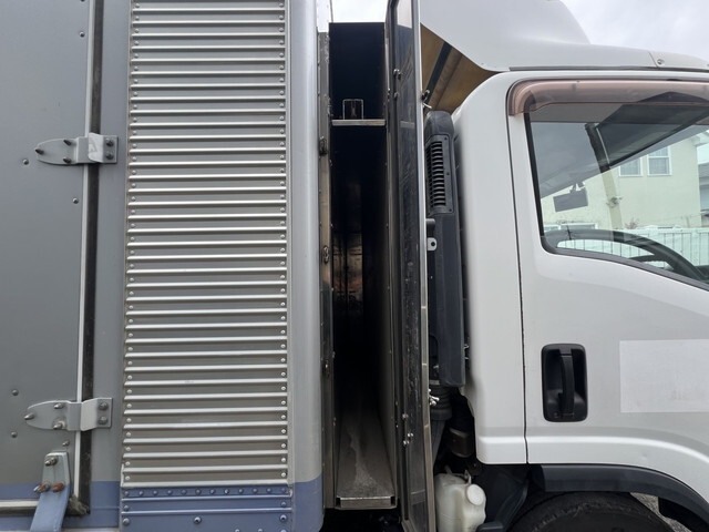 いすゞエルフアルミバン小型（2t・3t）[写真18]