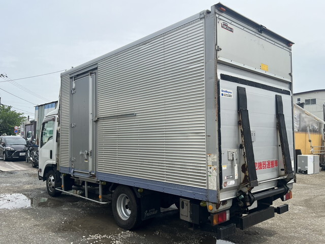 いすゞエルフアルミバン小型（2t・3t）[写真02]