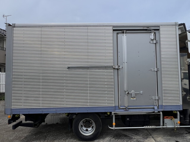 いすゞエルフアルミバン小型（2t・3t）[写真06]