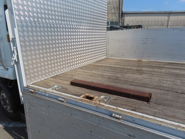 いすゞフォワードアルミブロック中型（4t）[写真27]