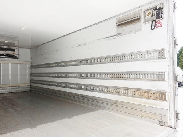 いすゞフォワード冷凍車（冷蔵車）中型（4t）[写真16]