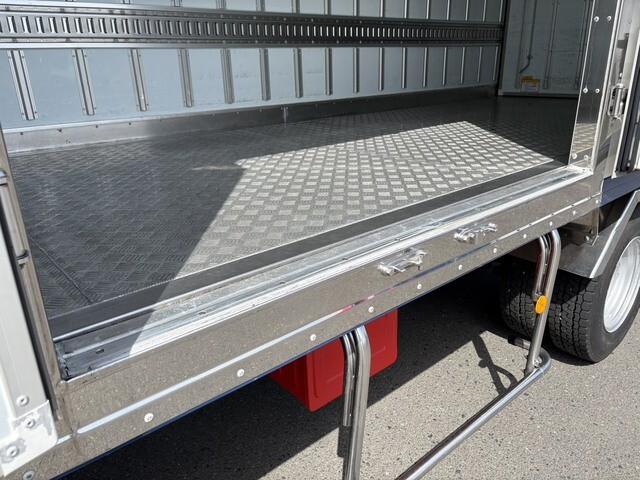 日野デュトロ冷凍車（冷蔵車）小型（2t・3t）[写真13]